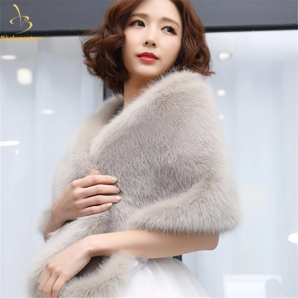 2019 Cheap Elegant White Red Grey Warm Bolero Warm Bridal Cape Winter Fur Women Jacket Bridal Cloaks Party Wedding Coat QA1278
2019 Cheap Elegant White Red Grey Warm Bolero Warm Bridal Cape Winter Fur Women Jacket Bridal Cloaks Party Wedding Coat QA1278