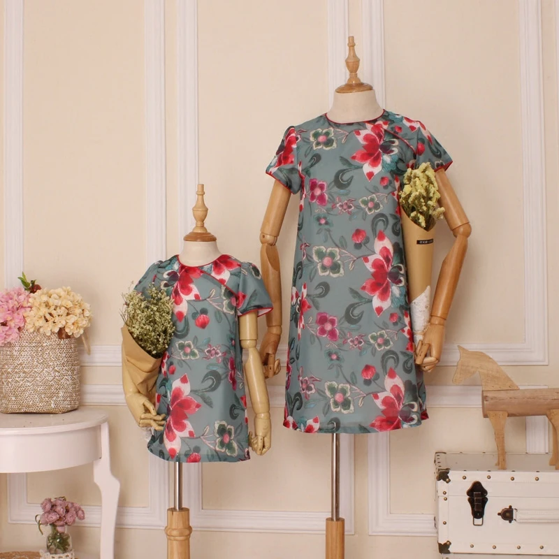 Mother and Daughter Dress Fashion Summer Embroidery Flower Pattern Print Dress Family Look Family Matching Outfits Baby Mama Set
Mother and Daughter Dress Fashion Summer Embroidery Flower Pattern Print Dress Family Look Family Matching Outfits Baby Mama Set