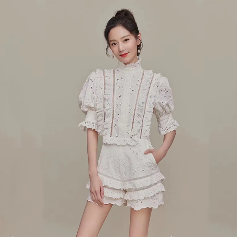 2019 Summer Fashion Hollow Out Stand Elegant Women Runway Jumpsuit Puff Sleeve Layer Ruffles White Cotton Playsuits Rompers
2019 Summer Fashion Hollow Out Stand Elegant Women Runway Jumpsuit Puff Sleeve Layer Ruffles White Cotton Playsuits Rompers