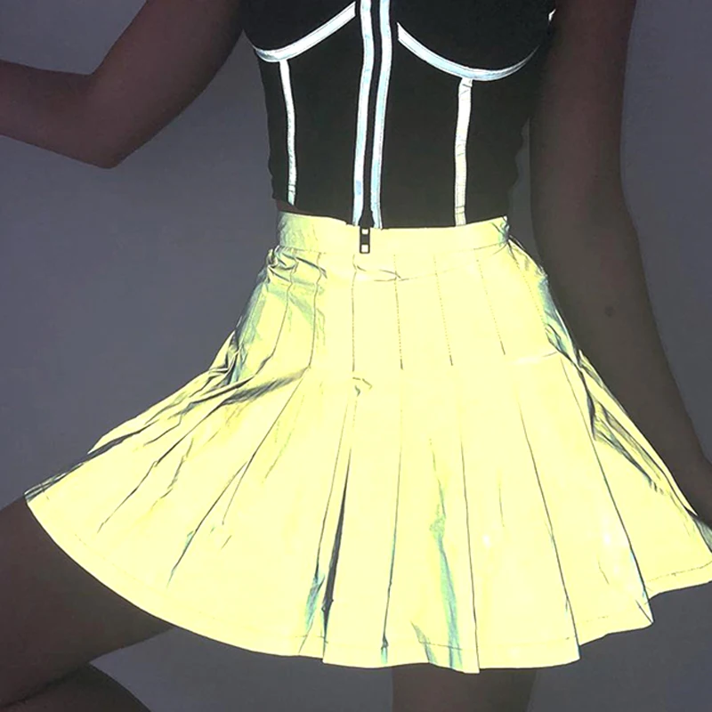 Summer Flash Reflective Pleated Skirts Women High Waist Skater Skirts Reflective Mini Skirts with Back Zipper Sliver Short Sexy
Summer Flash Reflective Pleated Skirts Women High Waist Skater Skirts Reflective Mini Skirts with Back Zipper Sliver Short Sexy