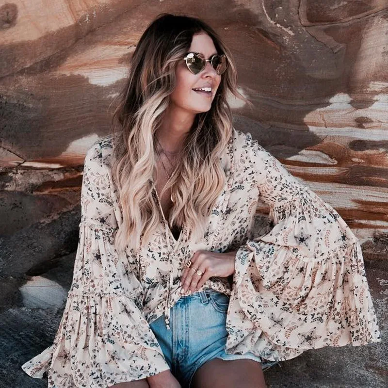 2018 Spring Autumn Women Shirt Gypsy Celestial Stars Print Blouse V-Neck with Tie Oversized Flare Sleeve Top Boho Blouses Blusa
2018 Spring Autumn Women Shirt Gypsy Celestial Stars Print Blouse V-Neck with Tie Oversized Flare Sleeve Top Boho Blouses Blusa