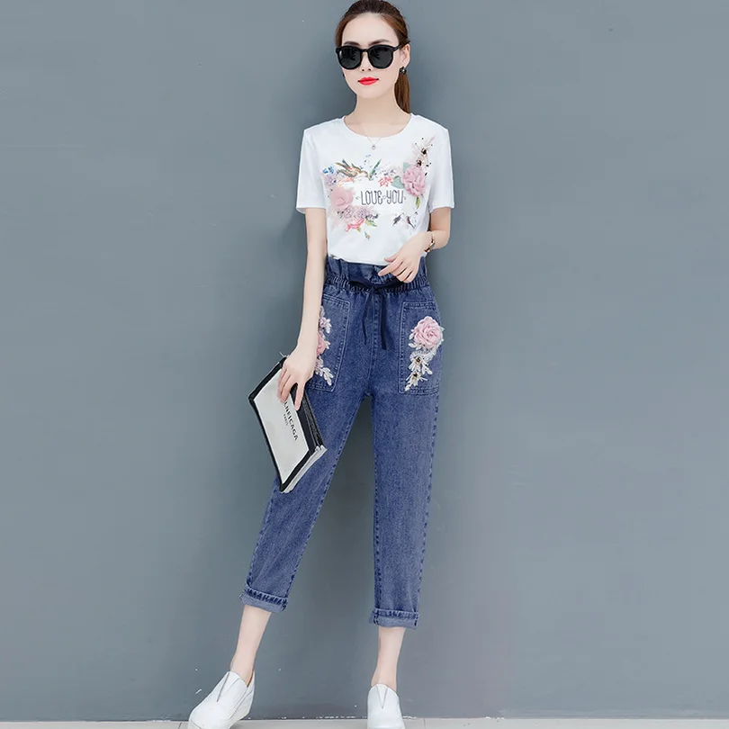 MVGIRLRU Women Bead Stereoscopic Flowers Two Piece Sets Casual Short Sleeve Tee Tops Pencil Jeans Embroidered Suits
MVGIRLRU Women Bead Stereoscopic Flowers Two Piece Sets Casual Short Sleeve Tee Tops Pencil Jeans Embroidered Suits