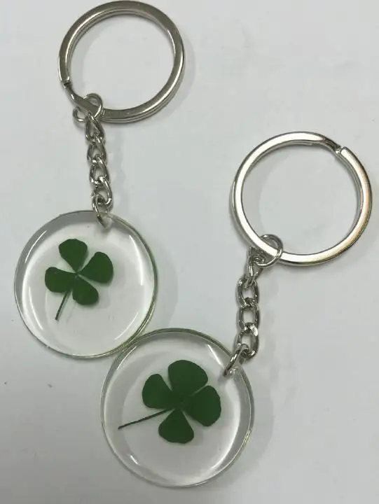 FREE SHIPPING 12 PCS Handcraft Jewelry real green four leaf clover round style keychain
FREE SHIPPING 12 PCS Handcraft Jewelry real green four leaf clover round style keychain