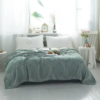 Feather pattern four-layer gauze summer quilt, knitted blanket, tapestry and travel quilt
Feather pattern four-layer gauze summer quilt, knitted blanket, tapestry and travel quilt
