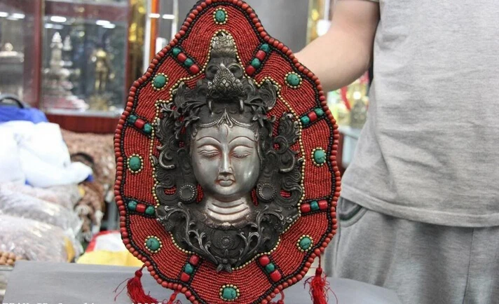 Collectible bronze lion statue S0535 Tibet Buddhism Silk Cloth inlay Red ruby Turquoise Guan Yin Kwan-yin Face Mask (B0413)
Collectible bronze lion statue S0535 Tibet Buddhism Silk Cloth inlay Red ruby Turquoise Guan Yin Kwan-yin Face Mask (B0413)