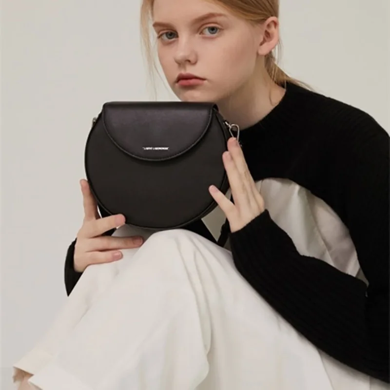 Casual Irregular Small Round Bag Women Brands Design Shoulder Messenger Bag Simple Crossbody Bag Korean Style Cute Purse Clutch
Casual Irregular Small Round Bag Women Brands Design Shoulder Messenger Bag Simple Crossbody Bag Korean Style Cute Purse Clutch