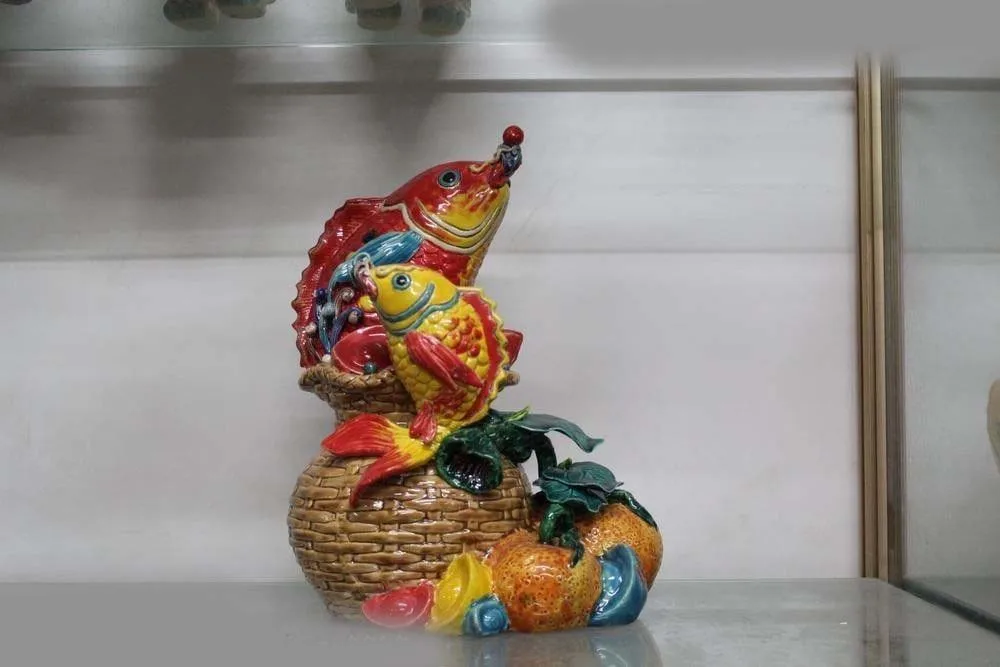 Taiwan Cochin pottery Colorful porcelain lucky two cyprinoid Creel wealth Statue
Taiwan Cochin pottery Colorful porcelain lucky two cyprinoid Creel wealth Statue