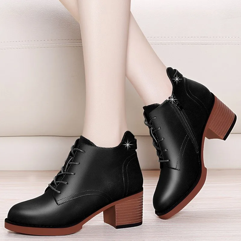 2018 Women Ankle Boots Lace Up Platform Martin Boots Female Genuine Leather Shoes Autumn Winter Retro Ankle Boots YG-B0019
2018 Women Ankle Boots Lace Up Platform Martin Boots Female Genuine Leather Shoes Autumn Winter Retro Ankle Boots YG-B0019