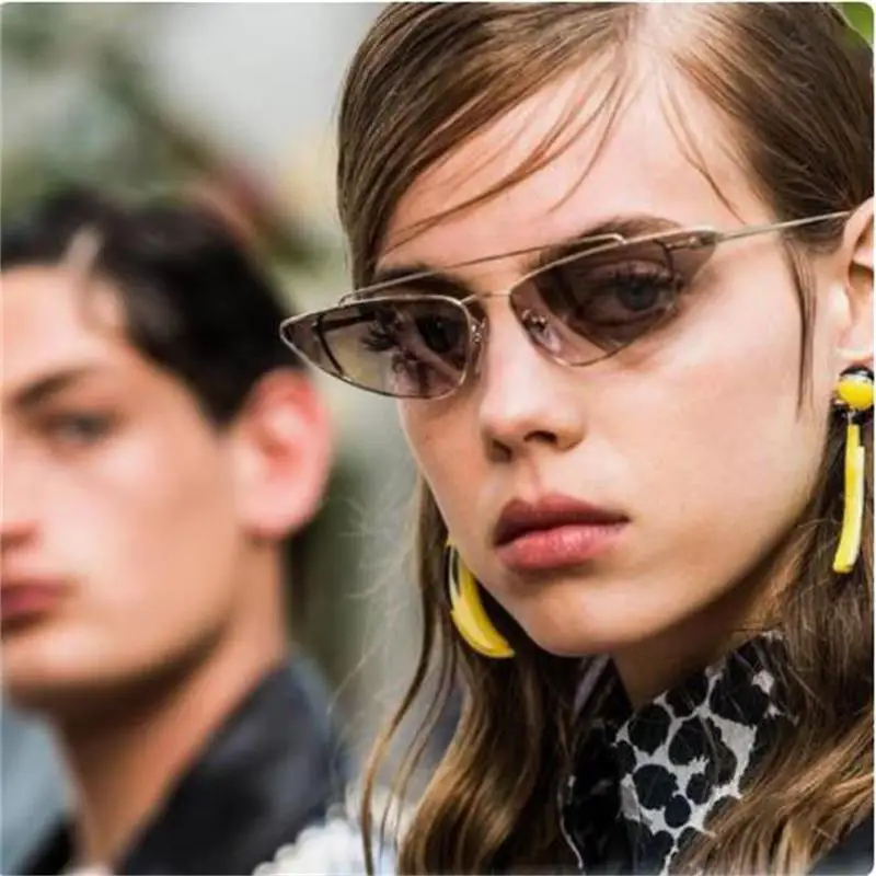 Metal Triangle Sunglasses 2018 Fashion Women's Brand Double Bridge Cat's Eye Glasses Female Small Shades UV400 Drop Shaped Style
Metal Triangle Sunglasses 2018 Fashion Women's Brand Double Bridge Cat's Eye Glasses Female Small Shades UV400 Drop Shaped Style
