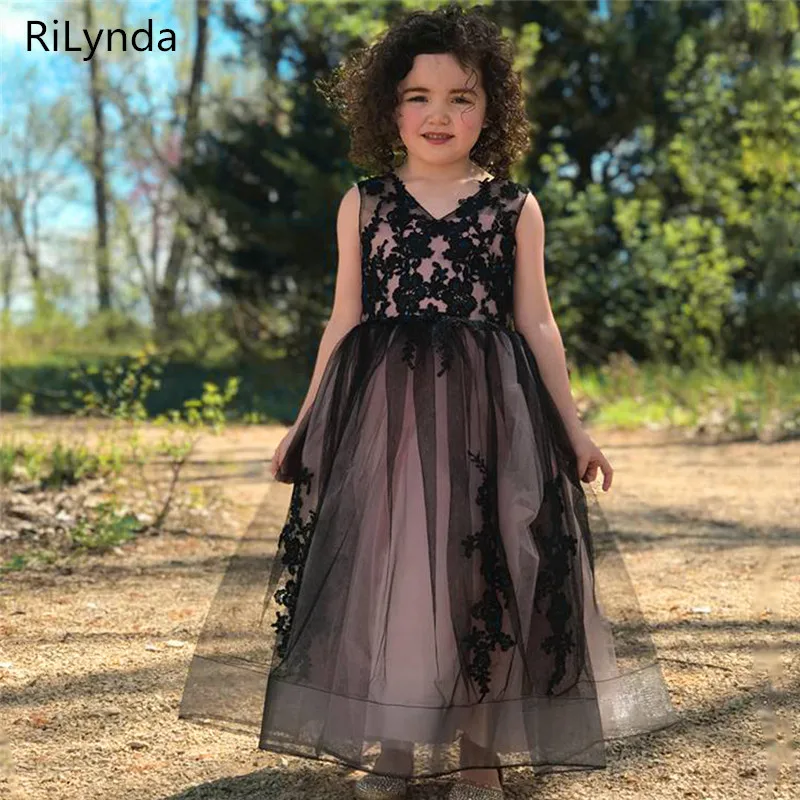 Flower Girl's Birthday Banquet Long Sleeve Lace Stitching Dress Elegant Girl's Wedding Long White Butterfly Lace Loop Dress
Flower Girl's Birthday Banquet Long Sleeve Lace Stitching Dress Elegant Girl's Wedding Long White Butterfly Lace Loop Dress