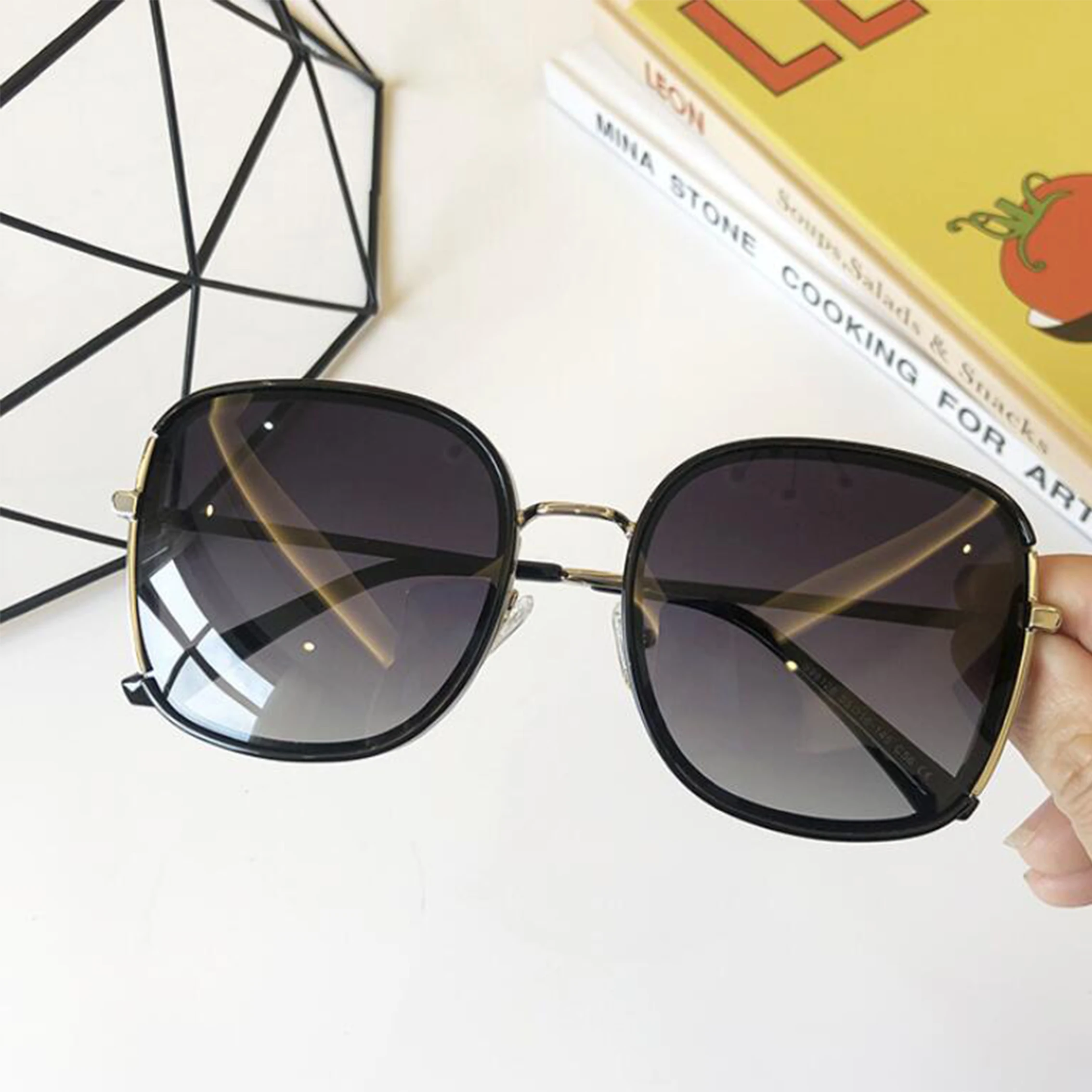 Vintage Polarized Sunglasses for Women/&Men 100/% UV Protection Fashion Square Oversized Sunglasses