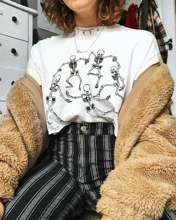 starqueen-JBH Women Skeleton Dance T-Shirt Tumblr Grunge Aesthetic White Tee Hipster Art Hoe Shirt
starqueen-JBH Women Skeleton Dance T-Shirt Tumblr Grunge Aesthetic White Tee Hipster Art Hoe Shirt