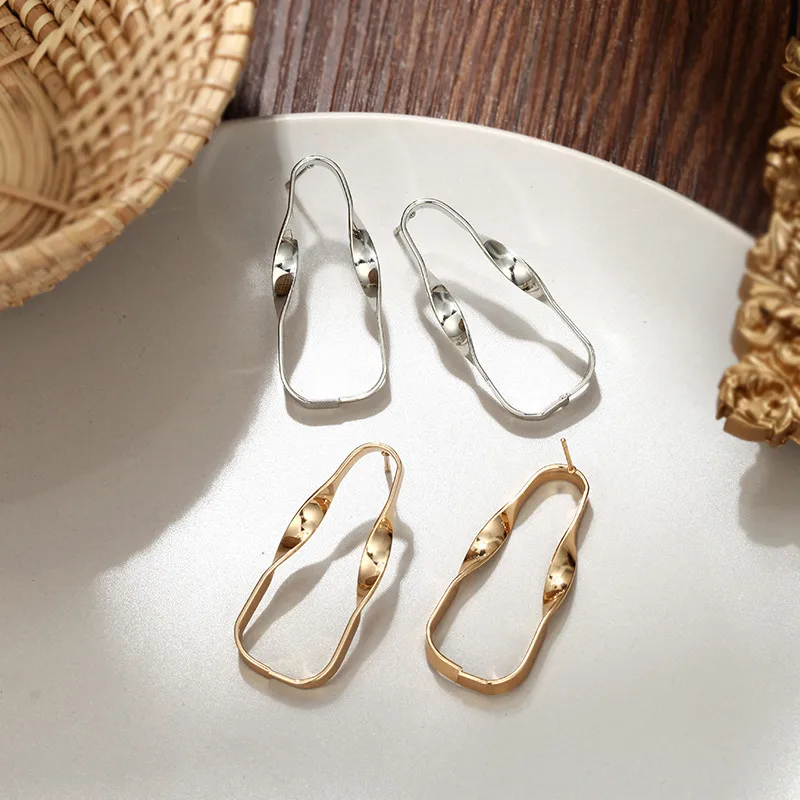 Irregular Hollow Geometric Earrings Simple Metal Drop Earrings Bohemian Indian Jewelry Silver Gold Earrings For Women Brincos
Irregular Hollow Geometric Earrings Simple Metal Drop Earrings Bohemian Indian Jewelry Silver Gold Earrings For Women Brincos