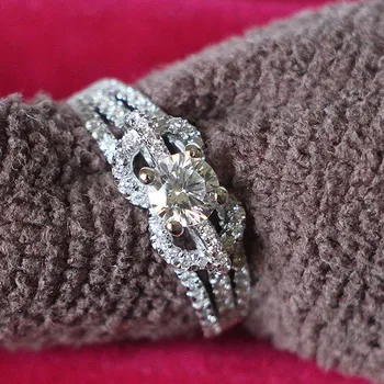 Super Brilliant 0.5Ct Diamond Female Ring Solid 925 Sterling Silver Ring White Gold Color Surprised Jewelry Gift
Super Brilliant 0.5Ct Diamond Female Ring Solid 925 Sterling Silver Ring White Gold Color Surprised Jewelry Gift