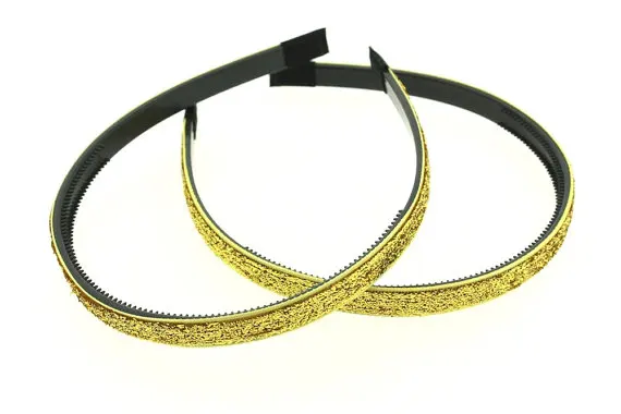 30pcs 10mm (3/8") Glitter Lined Headband with Teeth - Hair Accessories 
30pcs 10mm (3/8") Glitter Lined Headband with Teeth - Hair Accessories