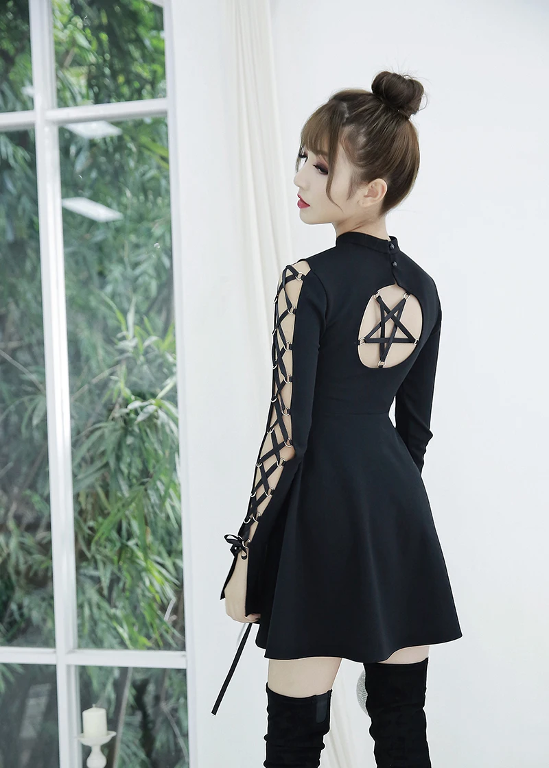 2019 Autumn Winter Gothic Punk Sexy Hollow out A-Line Mini Dresses Fashion Lace Up Long Sleeve Dress Solid Black Short Dress
2019 Autumn Winter Gothic Punk Sexy Hollow out A-Line Mini Dresses Fashion Lace Up Long Sleeve Dress Solid Black Short Dress