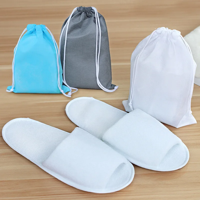 Traveling portable folding slippers, men and women travel standing, non-disposable slippers, home hotel standing
Traveling portable folding slippers, men and women travel standing, non-disposable slippers, home hotel standing