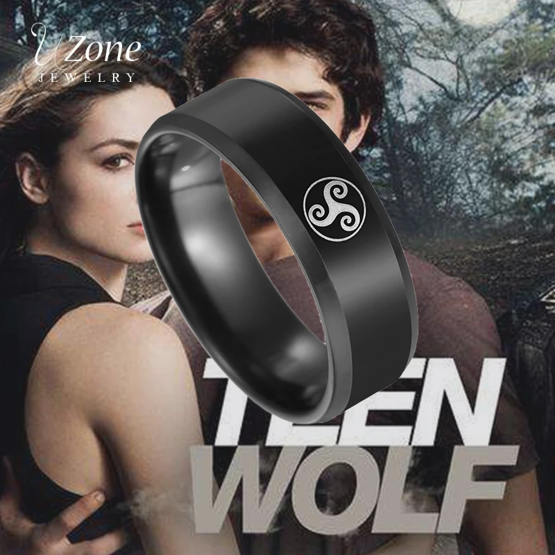 UZone 8mm Teen Wolf Logo Wedding Ring Triskele Triskelion Allison Argent Black Stainless Steel Mid Ring For Men Women
UZone 8mm Teen Wolf Logo Wedding Ring Triskele Triskelion Allison Argent Black Stainless Steel Mid Ring For Men Women