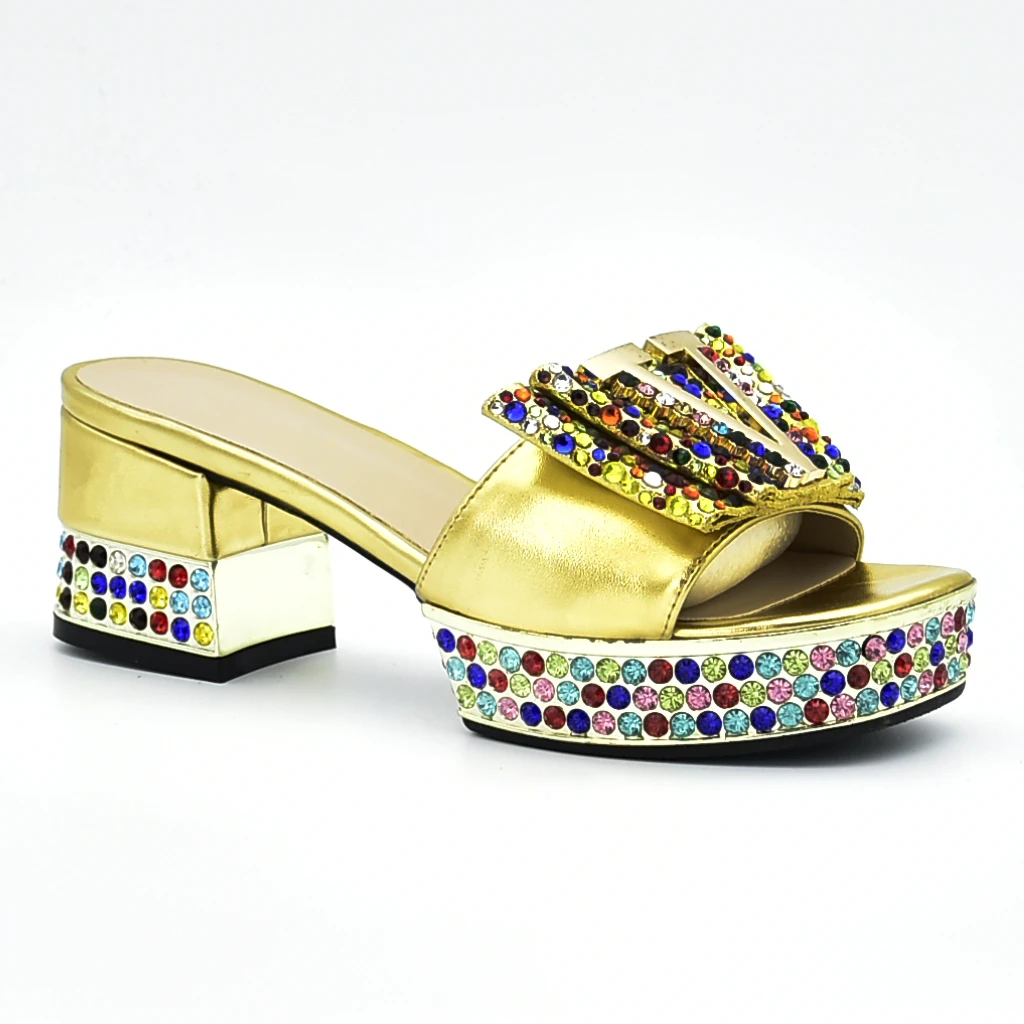 High Quality Slip on Shoes for Women Latest Nigerian Women Wedding Pumps Decorated with Rhinestone African Party Shoes for Lady
High Quality Slip on Shoes for Women Latest Nigerian Women Wedding Pumps Decorated with Rhinestone African Party Shoes for Lady