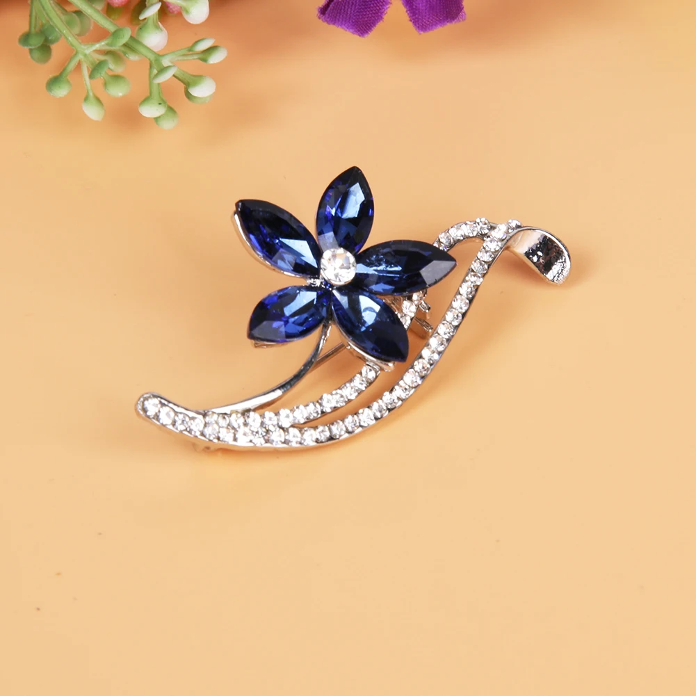 Brooch Pin Buckle Shirt Pin Women Flower Crystal Women Wedding Party Jewelry Brooches Pin for Women Jewelry Decoration Gift
Brooch Pin Buckle Shirt Pin Women Flower Crystal Women Wedding Party Jewelry Brooches Pin for Women Jewelry Decoration Gift