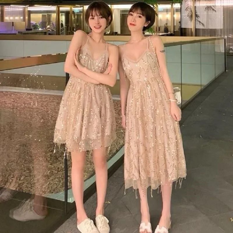 Fashion bling dresses women dresses party dresses backless dinner clothing dignity and elegant suspenders Presenter dresses
Fashion bling dresses women dresses party dresses backless dinner clothing dignity and elegant suspenders Presenter dresses