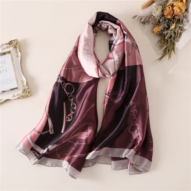 2019 New Brand Women's Scarf Fashion Soft Print Silk Scarves Large Size Lady Shawls and Wraps Female Beach Stole Pashmina Hijabs
2019 New Brand Women's Scarf Fashion Soft Print Silk Scarves Large Size Lady Shawls and Wraps Female Beach Stole Pashmina Hijabs