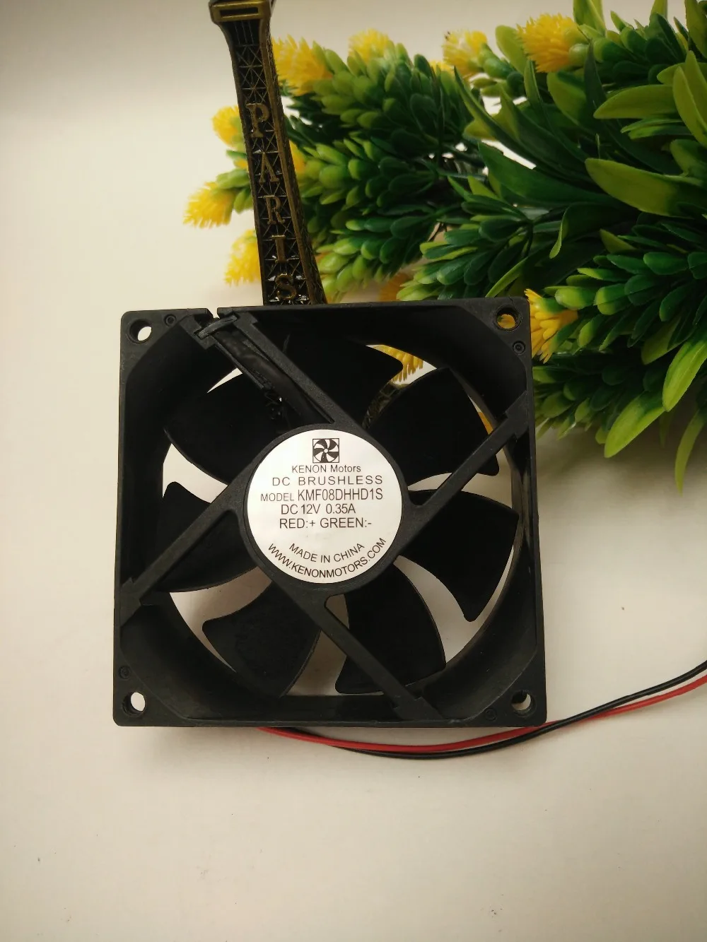 KENON Motors KMF08DHHD1S DC 12 В 0,35 A 80x80x25 мм 2-проводной серверный квадратный вентилятор
KENON Motors KMF08DHHD1S DC 12 В 0,35 A 80x80x25 мм 2-проводной серверный квадратный вентилятор