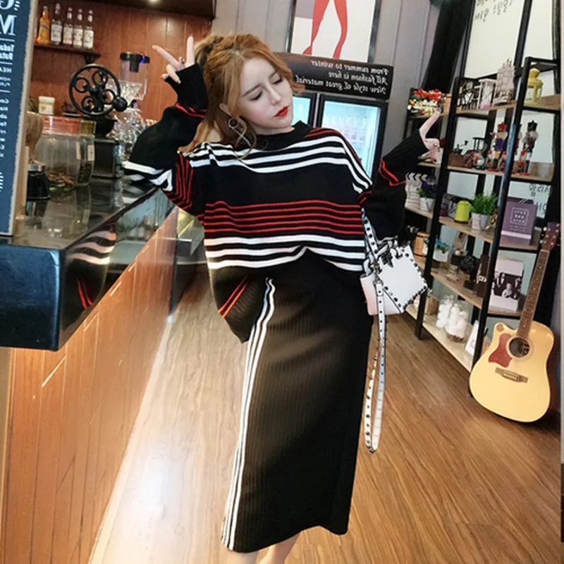 Runway Brand Fashion Dress 2 Piece Set Women 2019 Winter Vintage Crochet Stripe Block Knitting Sweater Mini Skirt Suit
Runway Brand Fashion Dress 2 Piece Set Women 2019 Winter Vintage Crochet Stripe Block Knitting Sweater Mini Skirt Suit
