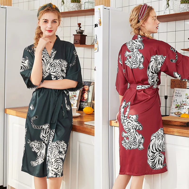 QWEEK Printing Women Robe Silk Women Sleepwear Sexy Female Robe Kimono Satin Bath Robe 2019 Summer Dressing Gown Home Wear
QWEEK Printing Women Robe Silk Women Sleepwear Sexy Female Robe Kimono Satin Bath Robe 2019 Summer Dressing Gown Home Wear