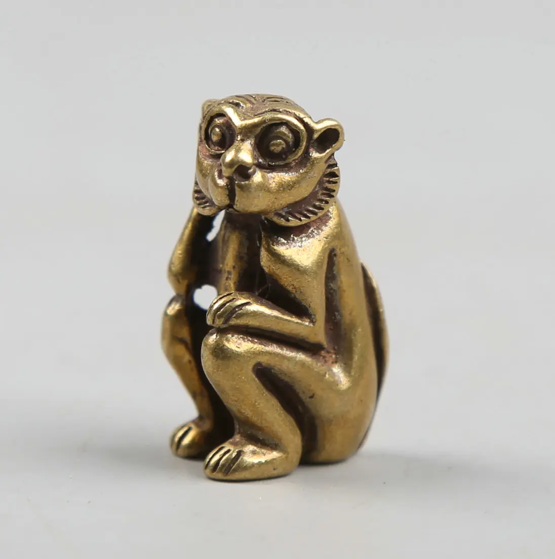 34MM/1.3"Collect Curio Rare Chinese Fengshui Small Bronze Exquisite Lovely Animal 12 Zodiac Year Monkey Mini Statue Statuary 31g
34MM/1.3"Collect Curio Rare Chinese Fengshui Small Bronze Exquisite Lovely Animal 12 Zodiac Year Monkey Mini Statue Statuary 31g
