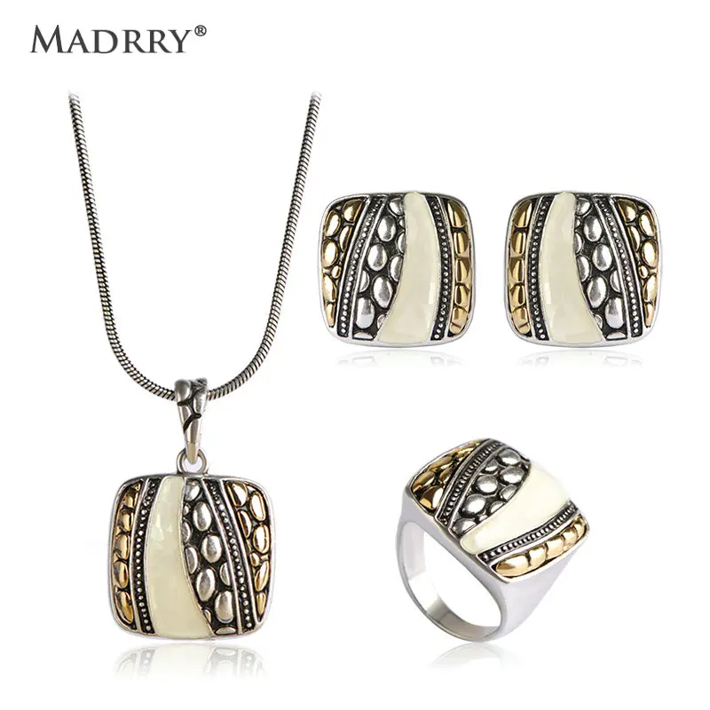 Madrry Alloy Metal Shell Conch Necklaces Pendants & Earrings Ring O Sets Collier For Women Brand Ear Piercing Gothic Bijoux
Madrry Alloy Metal Shell Conch Necklaces Pendants & Earrings Ring O Sets Collier For Women Brand Ear Piercing Gothic Bijoux