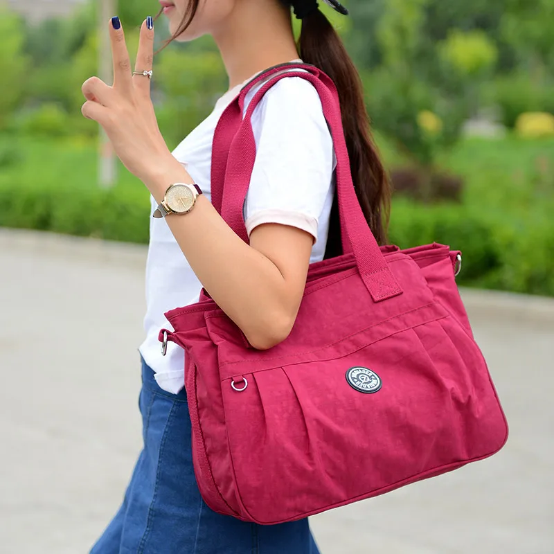 Hot women messenger bags nylon Tote bags Waterproof fashion handbag for teenagers female Large Capacity shoulder bag
Hot women messenger bags nylon Tote bags Waterproof fashion handbag for teenagers female Large Capacity shoulder bag