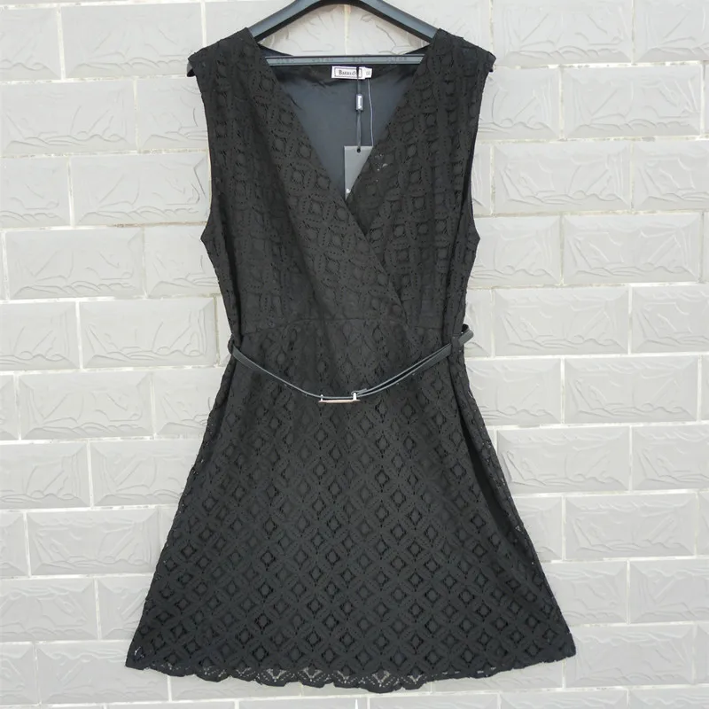 Black Bud silk Quinquagenarian one-piece Dress Sleeveless Lace Pullover high quality V-neck lace one-piece dress Fashion Lace
Black Bud silk Quinquagenarian one-piece Dress Sleeveless Lace Pullover high quality V-neck lace one-piece dress Fashion Lace