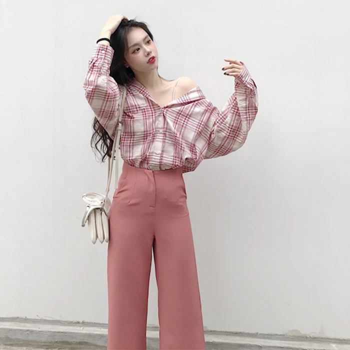 Korean Version Loose Single Shoulder Lattice Shirt, Women's Autumn Wear Long Sleeved Lapel Coat Can Wear Two Shoulders.
Korean Version Loose Single Shoulder Lattice Shirt, Women's Autumn Wear Long Sleeved Lapel Coat Can Wear Two Shoulders.