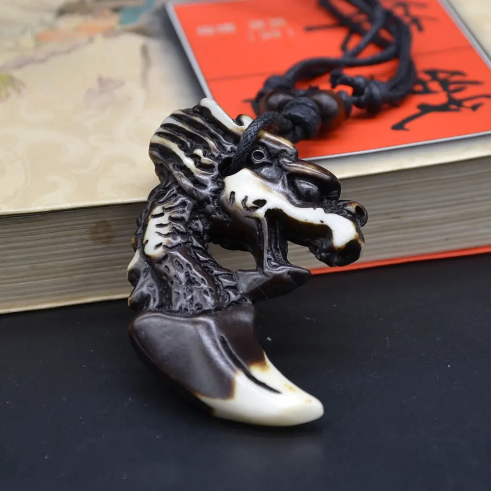 UMGODLY Hot Retro Punk Chinese Dragon Pendant Tribal Choker Wolf Tooth Necklace Talisman Imitation Yak Bone Jewelry Gift
UMGODLY Hot Retro Punk Chinese Dragon Pendant Tribal Choker Wolf Tooth Necklace Talisman Imitation Yak Bone Jewelry Gift