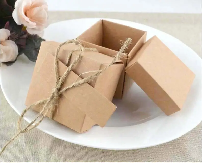 50 pieces gift cardboard box paper for packing kraft packaging boxes DIY white wedding candy boxes handmade soap boxes 
50 pieces gift cardboard box paper for packing kraft packaging boxes DIY white wedding candy boxes handmade soap boxes