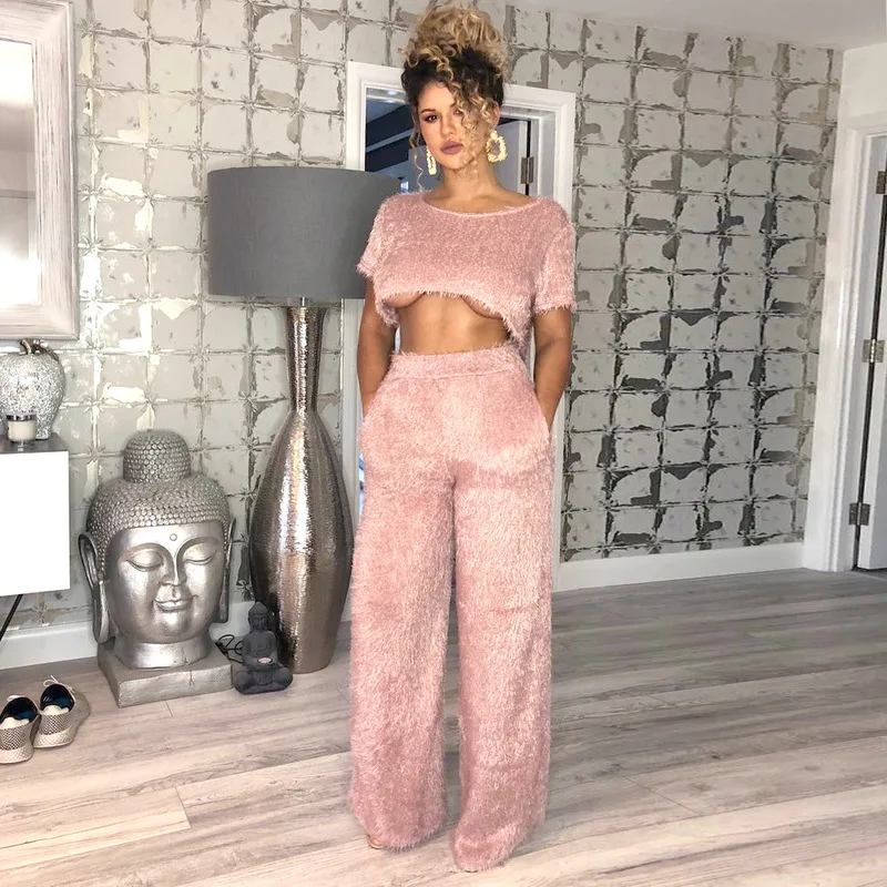 2018 Women Two Piece Set Winter Plush Teddy Tracksuit Velvet Hoodies Top + Wide Loose Pants Ladies Outfits Femme Casual Suits
2018 Women Two Piece Set Winter Plush Teddy Tracksuit Velvet Hoodies Top + Wide Loose Pants Ladies Outfits Femme Casual Suits