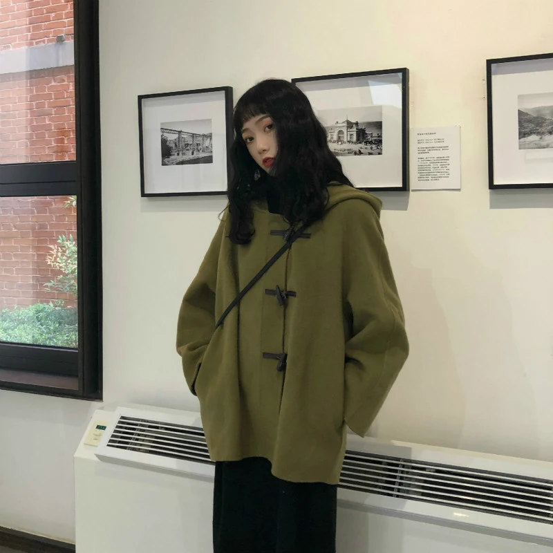 Women Winter Green Woolen Horn Buttons Jacket Coat Female Straight Plus Size Loose Overcoat Manteau Femme Hiver Abrigo Mujer
Women Winter Green Woolen Horn Buttons Jacket Coat Female Straight Plus Size Loose Overcoat Manteau Femme Hiver Abrigo Mujer