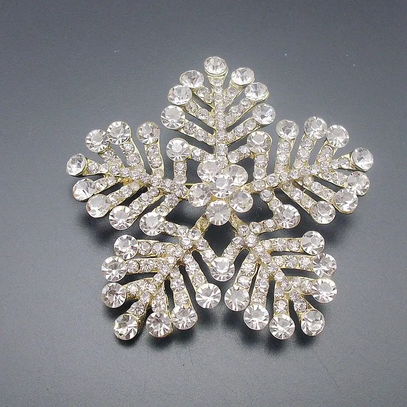 Large Winter Clear White Crystal Rhinestone Snowflake Brooch Christmas Pin Gold Tone Pentagram Star Accessory Item No.: BH7532
Large Winter Clear White Crystal Rhinestone Snowflake Brooch Christmas Pin Gold Tone Pentagram Star Accessory Item No.: BH7532