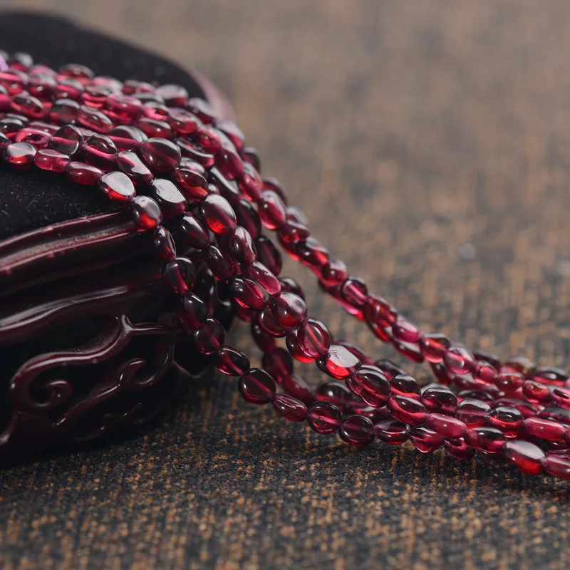 Joanlyn Grade A Natural Garnet Irregular Shape Beads 6x7mm Fiery Cherry Red NOT Dyed 15 Inch Strand GA55
Joanlyn Grade A Natural Garnet Irregular Shape Beads 6x7mm Fiery Cherry Red NOT Dyed 15 Inch Strand GA55