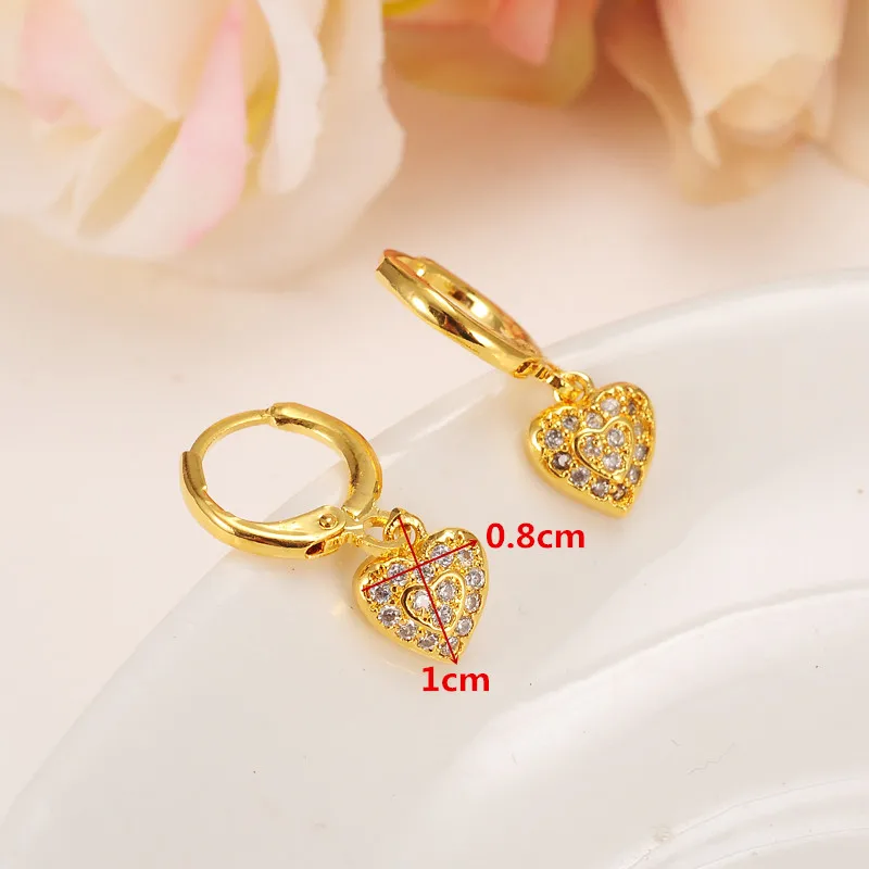 Bangrui-New-Arrival-Gold-Color-Heart-Shape-Stud-Earrings-with-Clear-Crystal-Stone-Fashion-Women-Jewelry (2)