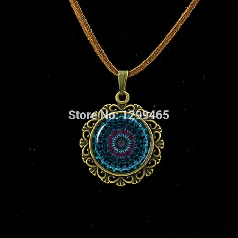 Religious Mediterranean tile pattern Leather Necklace Latest Buddhism Mandala Jewelry Retro ethnic style Krishna pendant L 424
Religious Mediterranean tile pattern Leather Necklace Latest Buddhism Mandala Jewelry Retro ethnic style Krishna pendant L 424