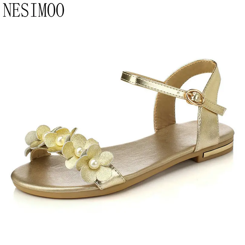 NESIMOO 2018 Women Sandals Princess Women Shoes Low Heel Ankle Strap Flower Buckle White Women Beach Sandals Size 34-43
NESIMOO 2018 Women Sandals Princess Women Shoes Low Heel Ankle Strap Flower Buckle White Women Beach Sandals Size 34-43