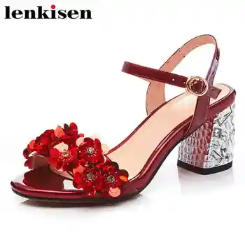 Lenkisen bling crystal flowers peep toe patent leather buckle strap high heels wedding large beauty lady size women sandals L0f5
Lenkisen bling crystal flowers peep toe patent leather buckle strap high heels wedding large beauty lady size women sandals L0f5