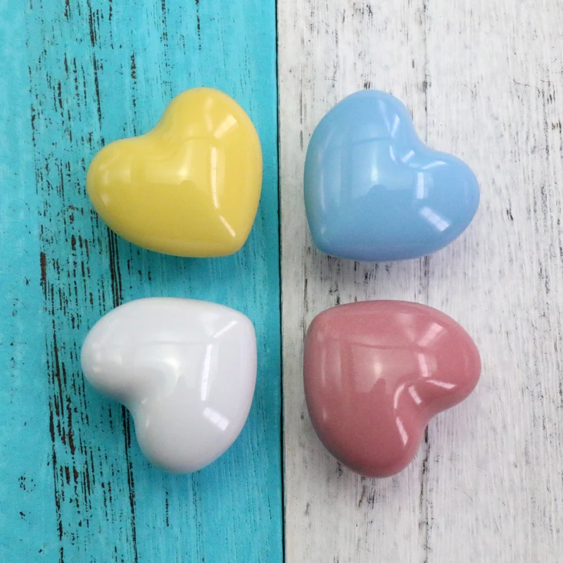 1x Colorful Heart Dresser Handle Drawer Pulls Ceramic Cabinet Door Handle Knob Children Furniture Hardware
1x Colorful Heart Dresser Handle Drawer Pulls Ceramic Cabinet Door Handle Knob Children Furniture Hardware