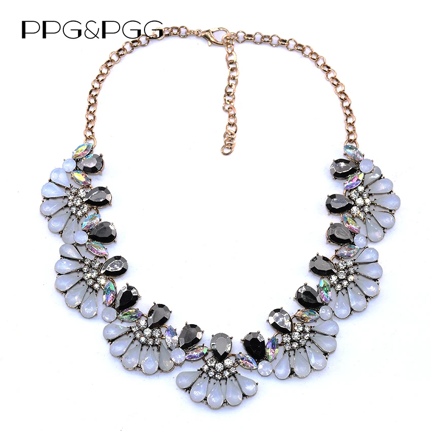 PPG&PGG 2019 FashionRhinestone Necklace Charm Women Accessories Crystal Fan Fringe Chokers Bib Necklaces Luxury Bijoux
PPG&PGG 2019 FashionRhinestone Necklace Charm Women Accessories Crystal Fan Fringe Chokers Bib Necklaces Luxury Bijoux