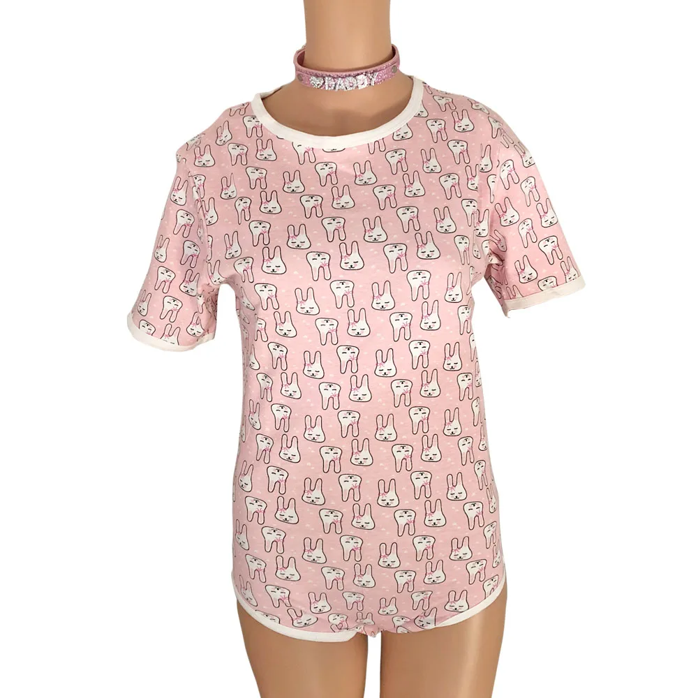 Adult Baby Onesie Diaper Lover (ABDL) Snap Crotch Romper Onesie Pajamas Cosplay Pink Onesie
Adult Baby Onesie Diaper Lover (ABDL) Snap Crotch Romper Onesie Pajamas Cosplay Pink Onesie