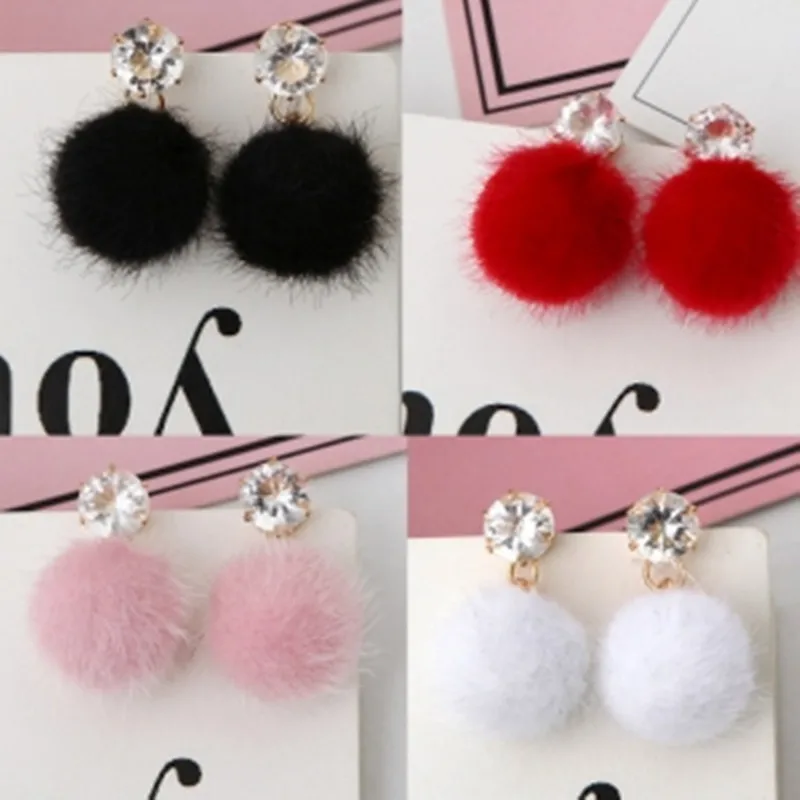 2019 fashion Temperament Short Paragraph Full Distribution Network Red Crystal Earrings Korean Minimalist Hair Ball Earrings
2019 fashion Temperament Short Paragraph Full Distribution Network Red Crystal Earrings Korean Minimalist Hair Ball Earrings