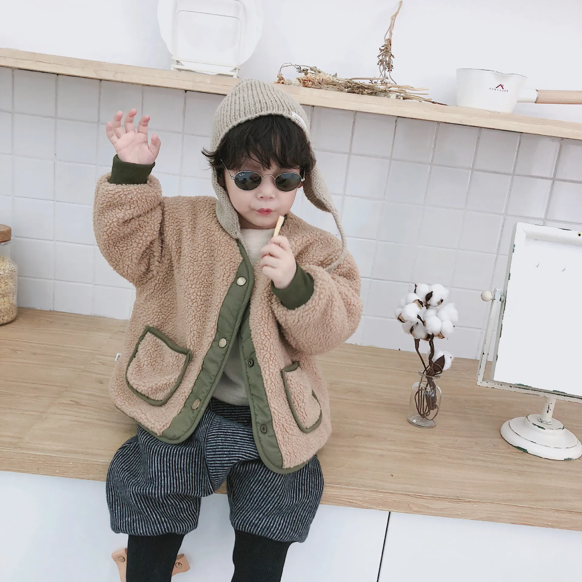 2019 Winter new arrival baby boys berber Fleece two-sided thicken coats fashion kids loose warm cotton-padded clothes jackets
2019 Winter new arrival baby boys berber Fleece two-sided thicken coats fashion kids loose warm cotton-padded clothes jackets