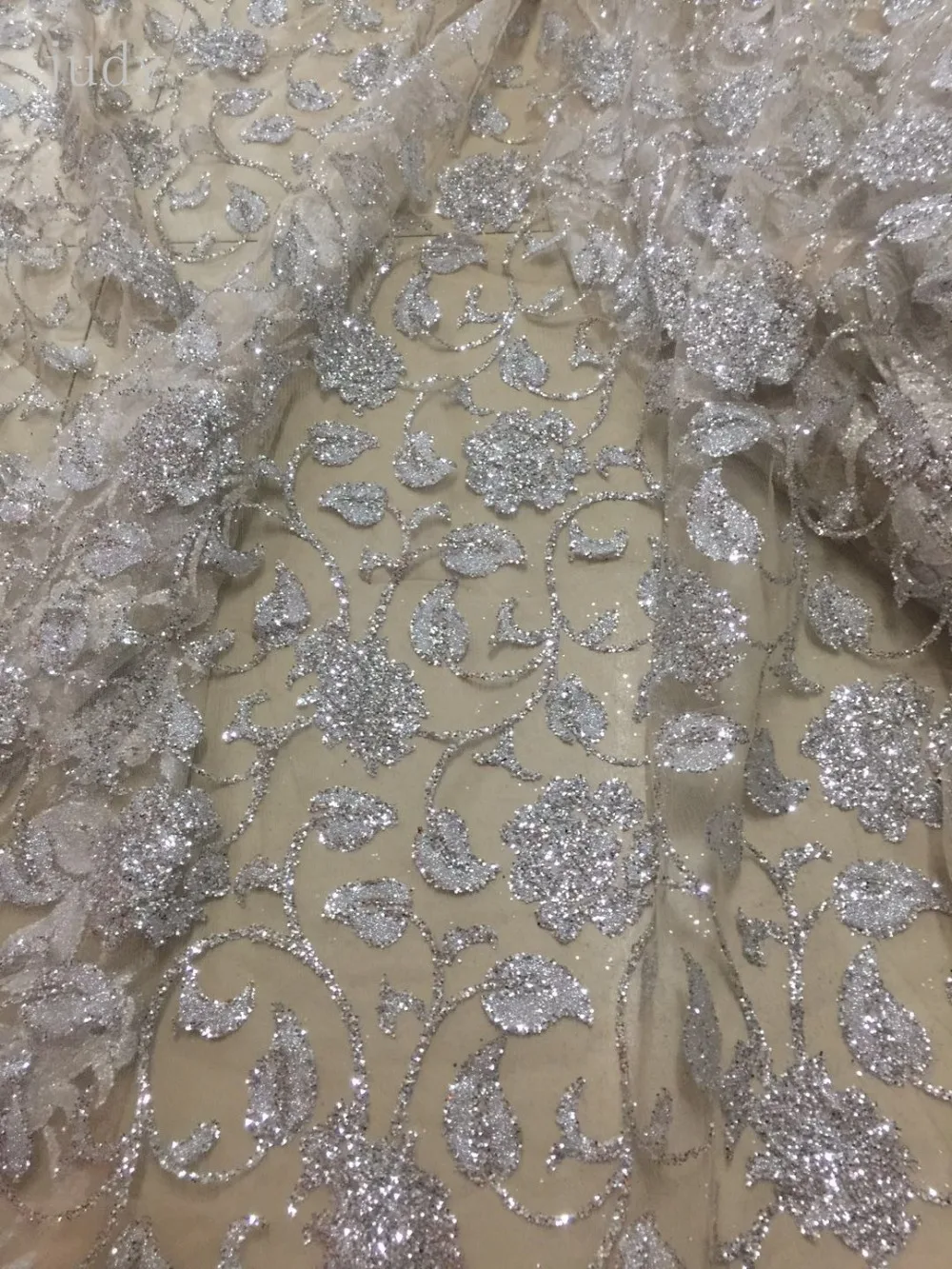 fast shipping stock 5yards HL0249# beige mesh silver glitter African cloth used in wedding dress sawing
fast shipping stock 5yards HL0249# beige mesh silver glitter African cloth used in wedding dress sawing